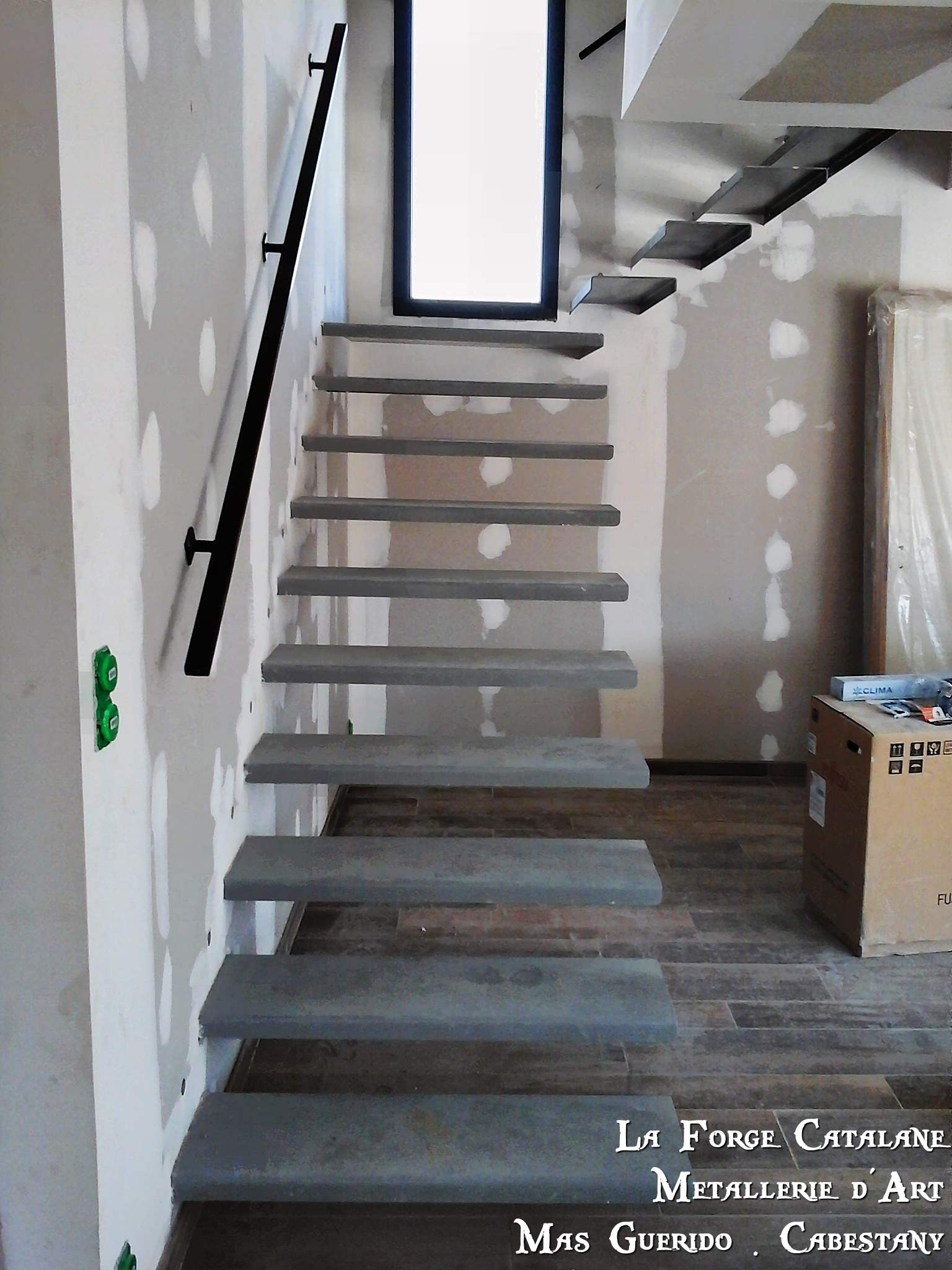 escalier marches suspendues quart tournant forge catalane (13).jpg